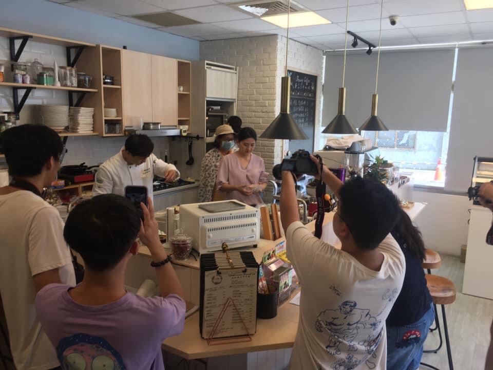 USR計畫團隊與南應大餐飲系師生、啡卡咖啡於啡卡咖啡廳進行餐飲研發