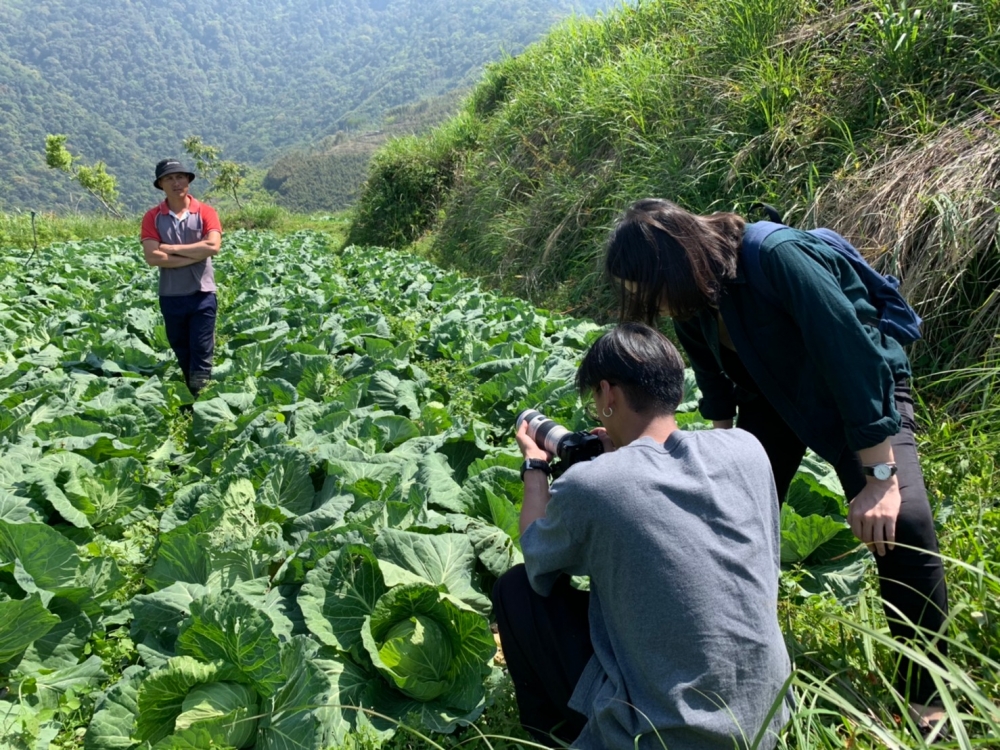 2020年3-4月專業攝影團隊拍攝在地小農形象系列影片，推廣石磊部落引以為傲的友善農法