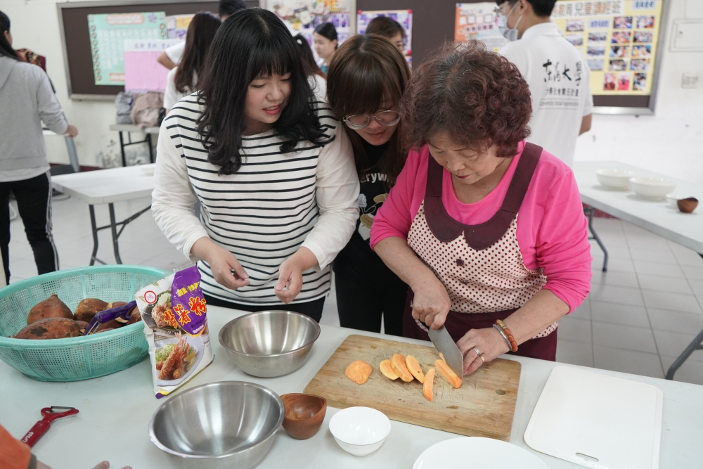 活動支持系統：青銀共煮-台中市東海社區